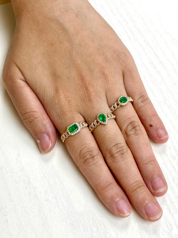 Radiant Cut Emerald Ring R41152
