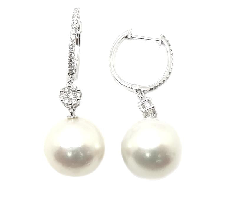 
                
                    Load image into Gallery viewer, Pearl &amp;amp; Diamond Earring E32005
                
            