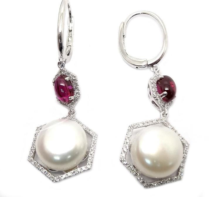 
                
                    Load image into Gallery viewer, 10mm Pearl &amp;amp; Diamond Earring E33612 - Cometai
                
            