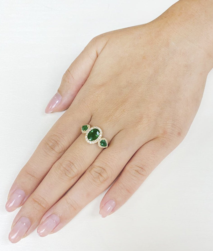 
                
                    Load image into Gallery viewer, Emerald &amp;amp; Diamond Ring R41313
                
            